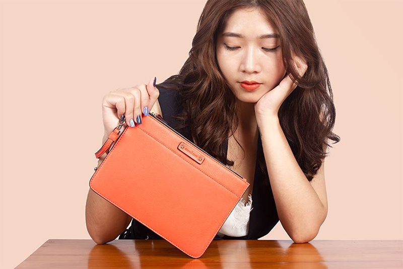 Kinh doanh thời trang nữ với túi ví vẫn còn mới trên thị trường